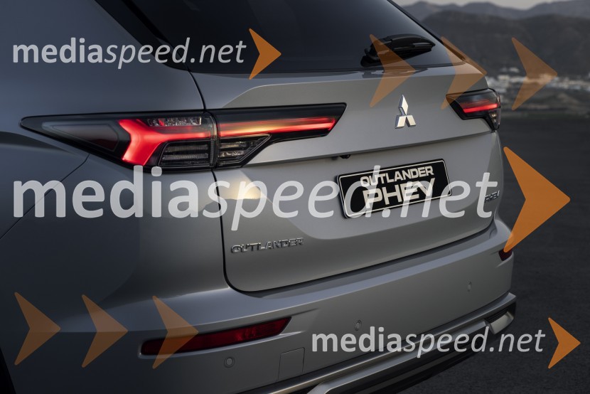 Mitsubishi Motors Europe premierno predstavlja svojo zastavonošo - novega Outlander PHEV-a