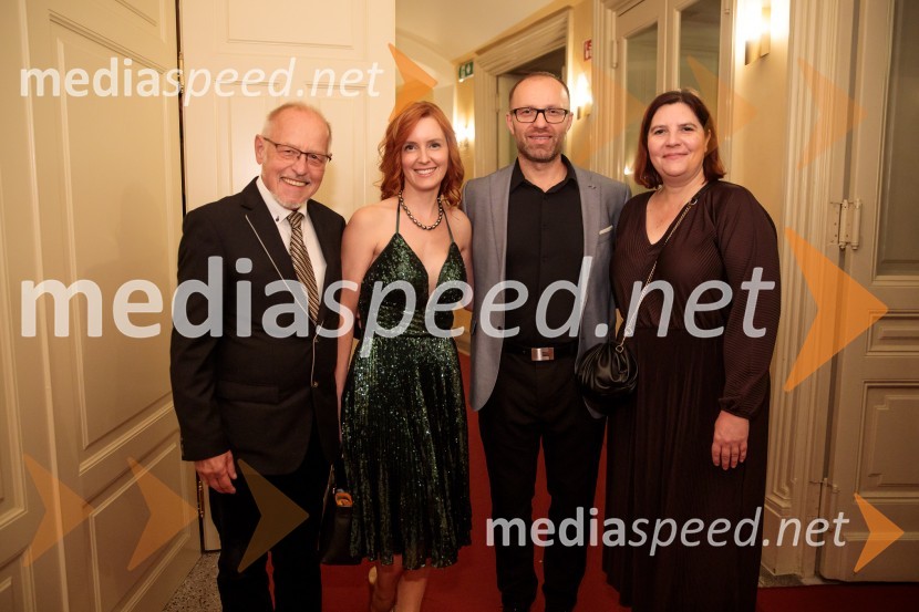  Ivan Pal, nekdanji poslovni vodja programa ljubljanske Opere;  Sara  Bergman Recek, zobozdravnica, paradontologinja;  Klemen Valter, poslovni vodja programa, SNG Opera in Balet Ljubljana;  Teja Pelko, novinarkaPremiera komične opere Falstaff v SNG Opera in balet Ljubljana