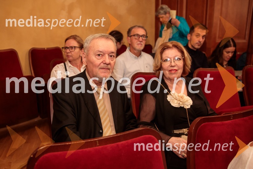  ... ; dr. Nada Pavšer, koordinatorka gibanja Povežimo Slovenijo, ustanoviteljica slovenske mreže EkošolPremiera komične opere Falstaff v SNG Opera in balet Ljubljana