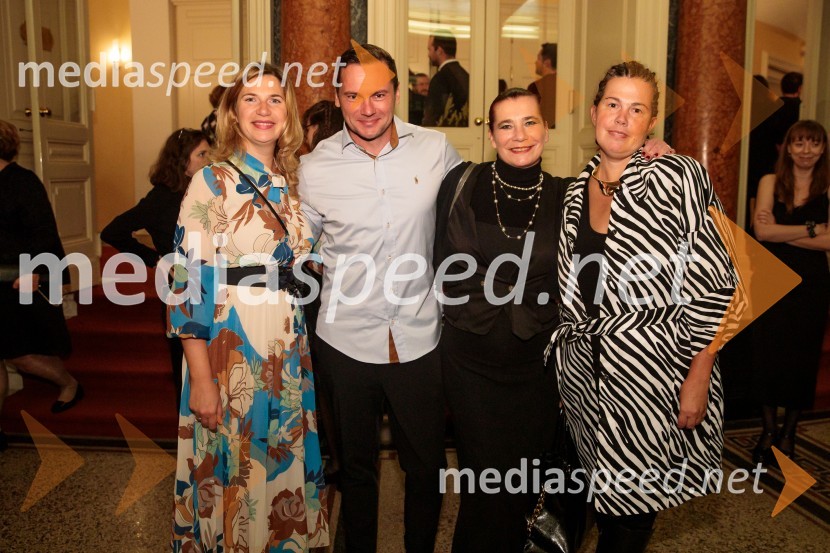  Barbara Čepirlo Čičigoj, odnosi z javnostjo Opera in Balet Ljubljana;  Grega Ferjan; mag. Saša Leban, generalka komisarka RS Expo 2025 Osaka;  ... Premiera komične opere Falstaff v SNG Opera in balet Ljubljana