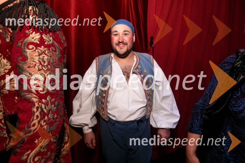  Aljaž Žgavc, operni pevecPremiera komične opere Falstaff v SNG Opera in balet Ljubljana