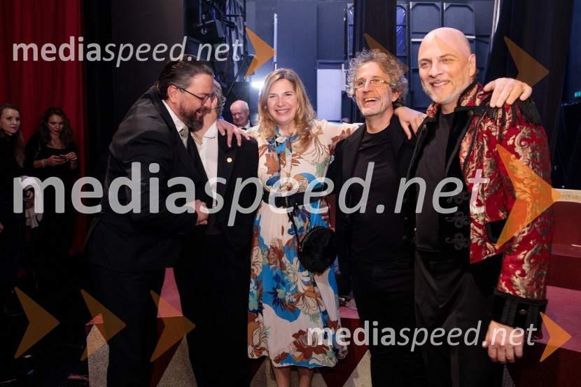  Marko  Hribernik, direktor SNG Opera in balet Ljubljana;  Barbara Čepirlo Čičigoj, odnosi z javnostjo Opera in Balet Ljubljana;  Emanuele Gamba, režiser;  Nebojša Babić, operni pevec, basPremiera komične opere Falstaff v SNG Opera in balet Ljubljana