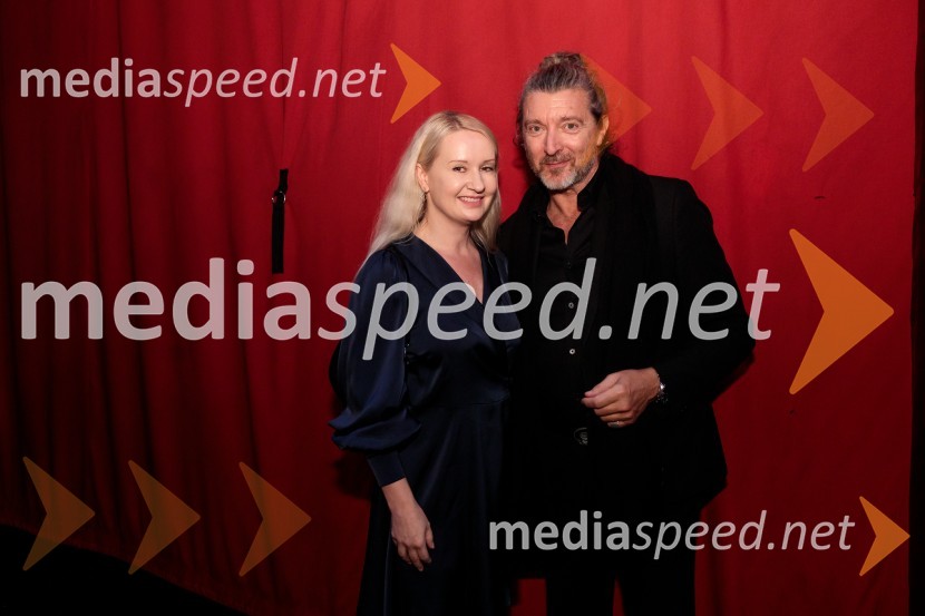  Tina Šrot, novinarka Uredništva oddaj o kulturi na TV SLO;  Renato Zanella, baletni plesalec, koreograf in režiserPremiera komične opere Falstaff v SNG Opera in balet Ljubljana