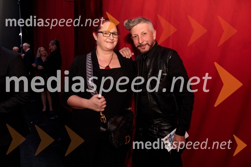  Anjana Pavlič, kustosinja;  Carlos Tieppo, kostumografPremiera komične opere Falstaff v SNG Opera in balet Ljubljana