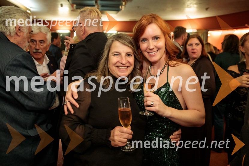  Nevenka Zajc, vodja ženske frizirnice;  Sara  Bergman Recek, zobozdravnica, paradontologinjaPremiera komične opere Falstaff v SNG Opera in balet Ljubljana