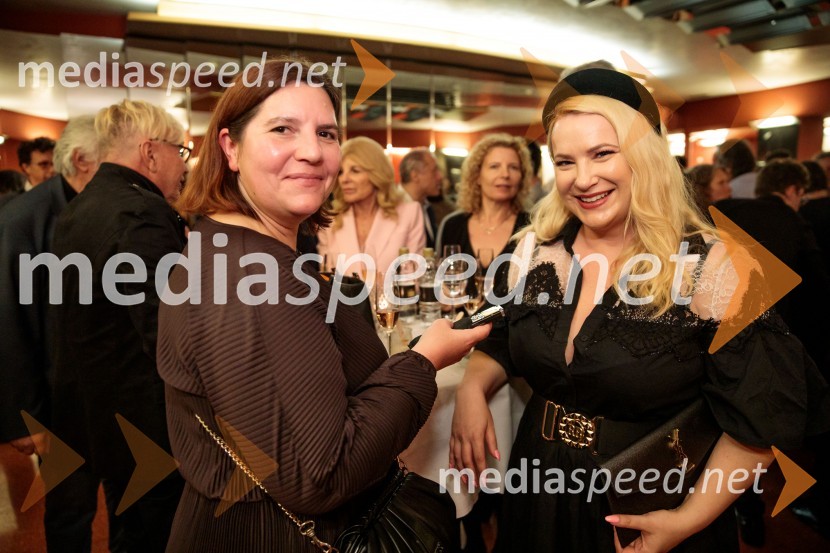  Teja Pelko, novinarka;  Danica Lovenjak, novinarka, voditeljicaPremiera komične opere Falstaff v SNG Opera in balet Ljubljana