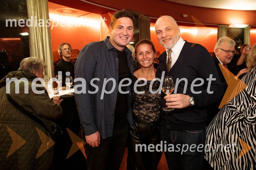  ... ;  Darja Štravs Tisu, radijska voditeljica, glasbenica in fotografinja;  Nebojša Babić, operni pevec, basPremiera komične opere Falstaff v SNG Opera in balet Ljubljana