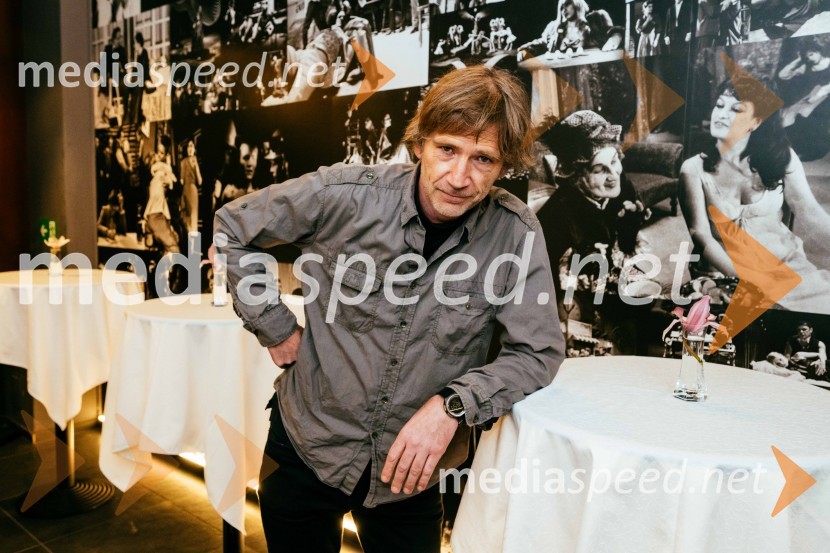  Dejan Spasić, režiserVeselja dom, premiera komedije v SLG Celje