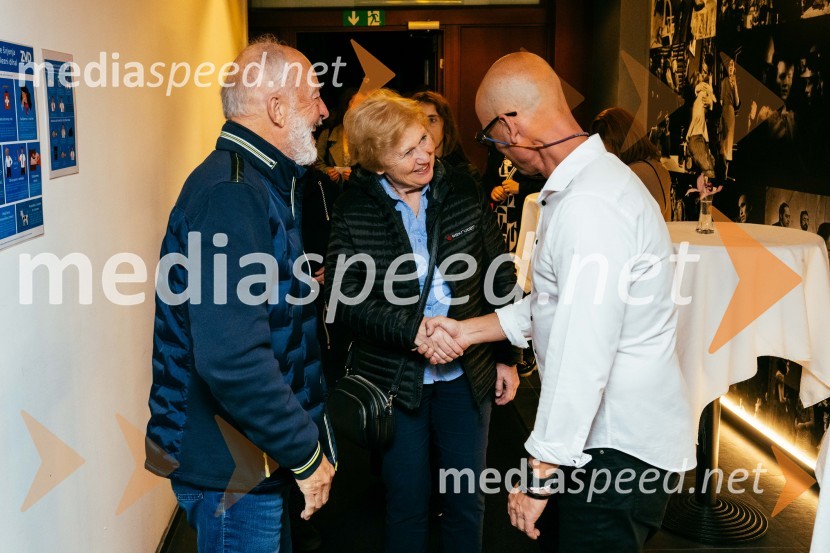  ... ;  ... ;  Miha Golob, direktor, SLG CeljeVeselja dom, premiera komedije v SLG Celje