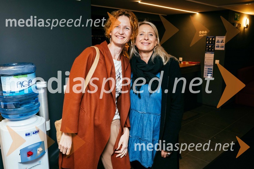  Lea Toman, vodja uprave, SLG Celje;  Tatjana Doma, dramaturginja SLG CeljeVeselja dom, premiera komedije v SLG Celje