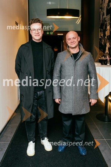  Žan Brelih Hatunić, igralec;  Damjan M. Trbovc, igralecVeselja dom, premiera komedije v SLG Celje