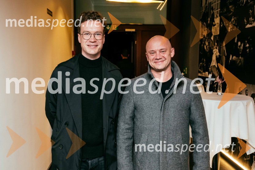  Žan Brelih Hatunić, igralec;  Damjan M. Trbovc, igralecVeselja dom, premiera komedije v SLG Celje