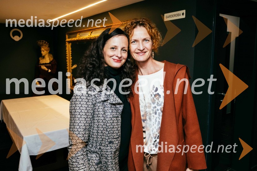  Daša Skrt, vodja programa SLG Celje;  Lea Toman, vodja uprave, SLG CeljeVeselja dom, premiera komedije v SLG Celje