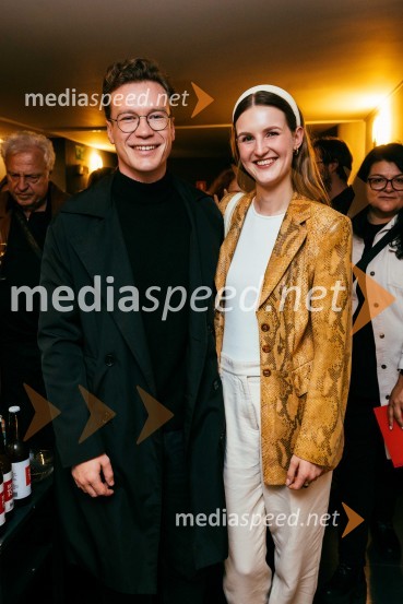  Žan Brelih Hatunić, igralec;  Lucija Harum, igralka, pevkaVeselja dom, premiera komedije v SLG Celje