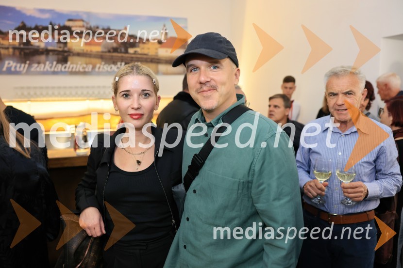  Eva Mahkovic, dramaturginja in avtorica;  Nejc Gazvoda, filmski režiser in pisateljRadost, premiera drame, Mestno gledališče Ptuj