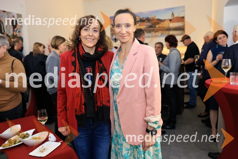  Mirjam Korbar, igralka;  Mojca Funkl, igralkaRadost, premiera drame, Mestno gledališče Ptuj