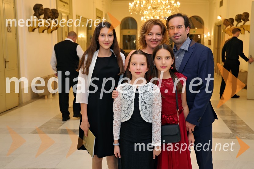  ... ;  ... ;  ... ;  ... ;  Simon Krečič, umetniški direktor Opere SNG MariborLucia di Lammermoor, premiera opere v SNG Maribor