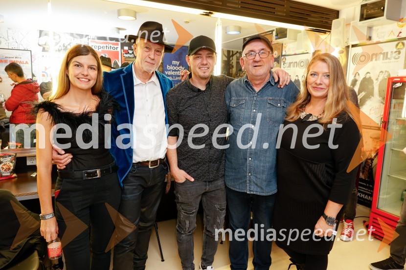  Tina Adamlje, back vocal, Orlek;  Vlado Kreslin, glasbenik;  David   Slatinek, glasbenik;  Vlado Poredoš, glasbenik, skupina Orlek;  Neva MarnKoncert ob 35-letnici skupine Orlek