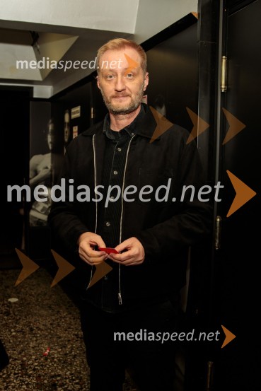  Alen Jelen, režiser, dramaturg, umetniški vodja, igralecKje mi živimo, premiera avtorske predstave, SMG Ljubljana