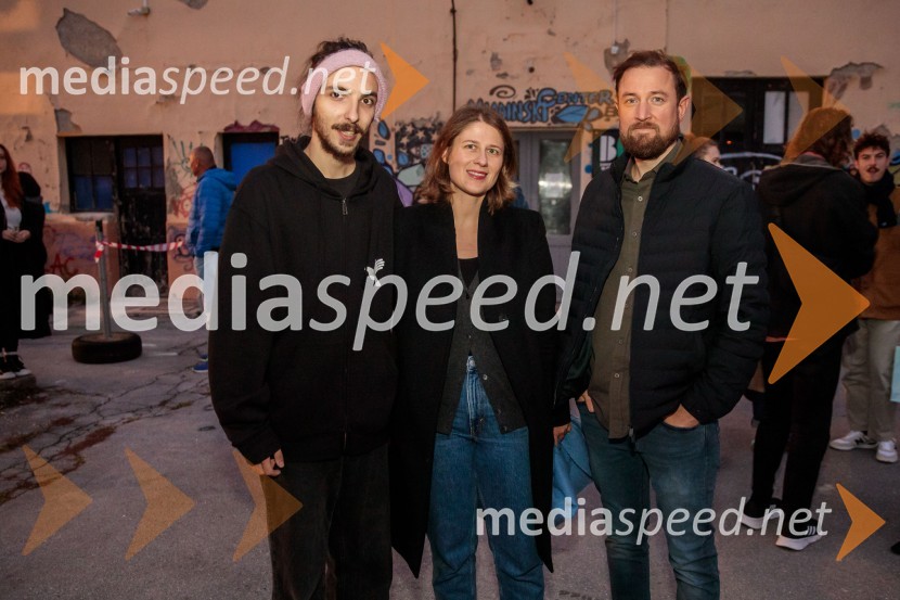  Bor Ravbar, režiser;  ... ;  ... Kje mi živimo, premiera avtorske predstave, SMG Ljubljana