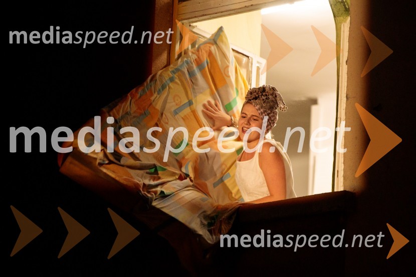  Suzana Krevh, igralkaKje mi živimo, premiera avtorske predstave, SMG Ljubljana