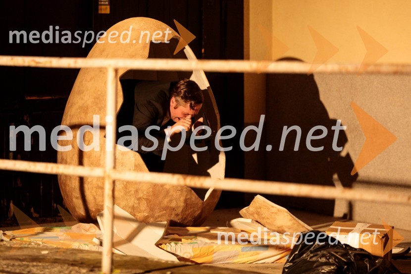  Stane Tomazin, igralecKje mi živimo, premiera avtorske predstave, SMG Ljubljana