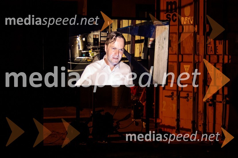  Stane Tomazin, igralecKje mi živimo, premiera avtorske predstave, SMG Ljubljana