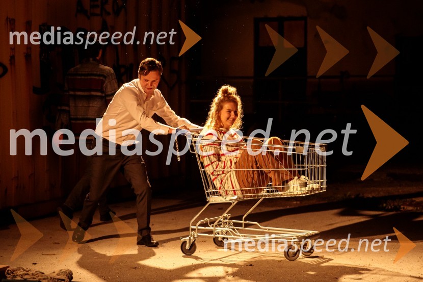  Stane Tomazin, igralec;  Suzana Krevh, igralkaKje mi živimo, premiera avtorske predstave, SMG Ljubljana