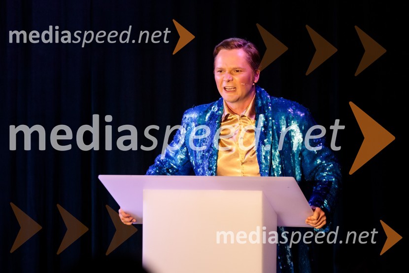  Stane Tomazin, igralecKje mi živimo, premiera avtorske predstave, SMG Ljubljana