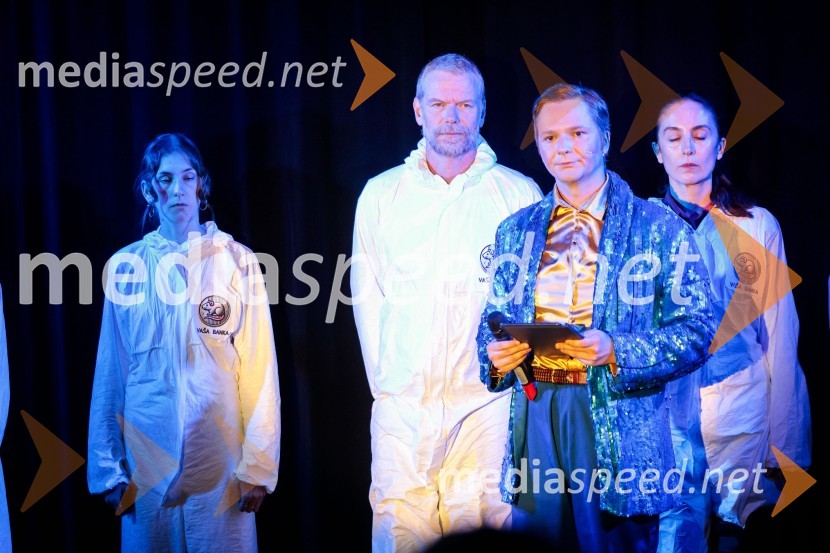  Anja Novak, igralka;  Matija  Vastl, igralec;  Stane Tomazin, igralec;  Daša Doberšek, igralkaKje mi živimo, premiera avtorske predstave, SMG Ljubljana