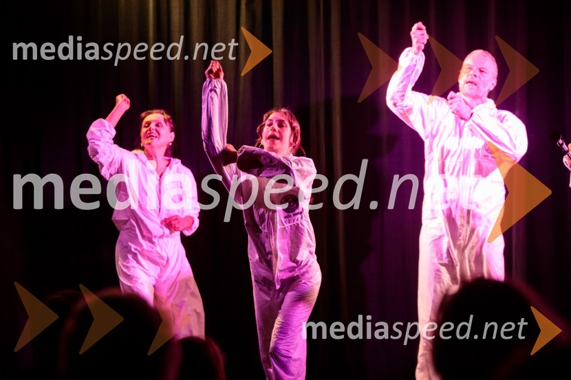  Draga Potočnjak, igralka in pisateljica;  Anja Novak, igralka;  Matija  Vastl, igralecKje mi živimo, premiera avtorske predstave, SMG Ljubljana