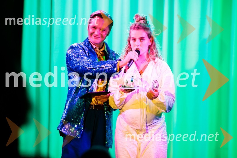  Stane Tomazin, igralec;  Suzana Krevh, igralkaKje mi živimo, premiera avtorske predstave, SMG Ljubljana