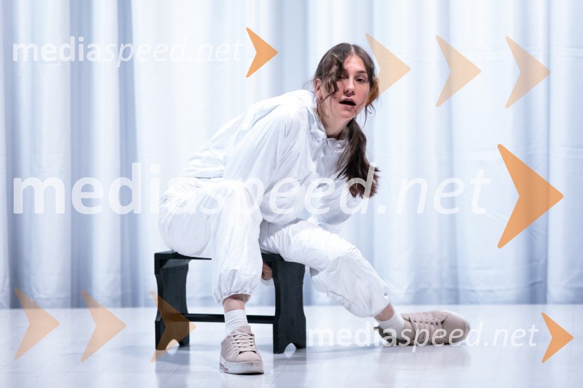  Anja Novak, igralkaKje mi živimo, premiera avtorske predstave, SMG Ljubljana