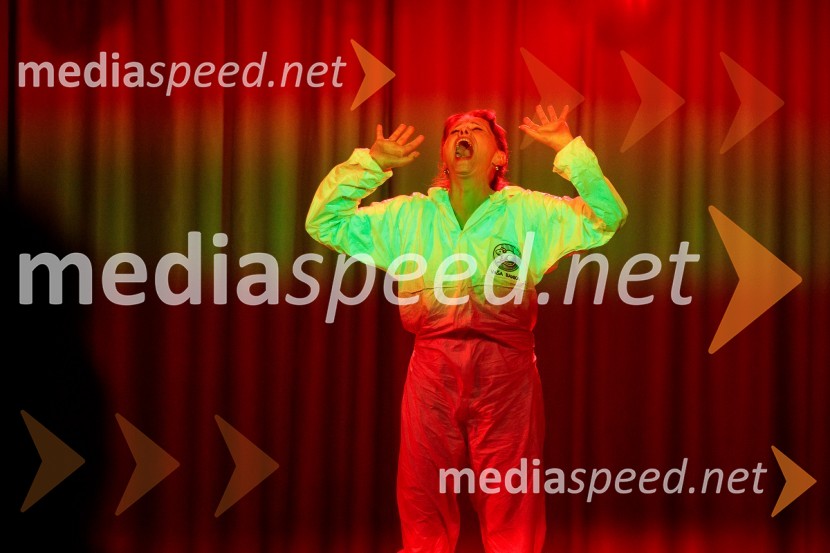  Draga Potočnjak, igralka in pisateljicaKje mi živimo, premiera avtorske predstave, SMG Ljubljana