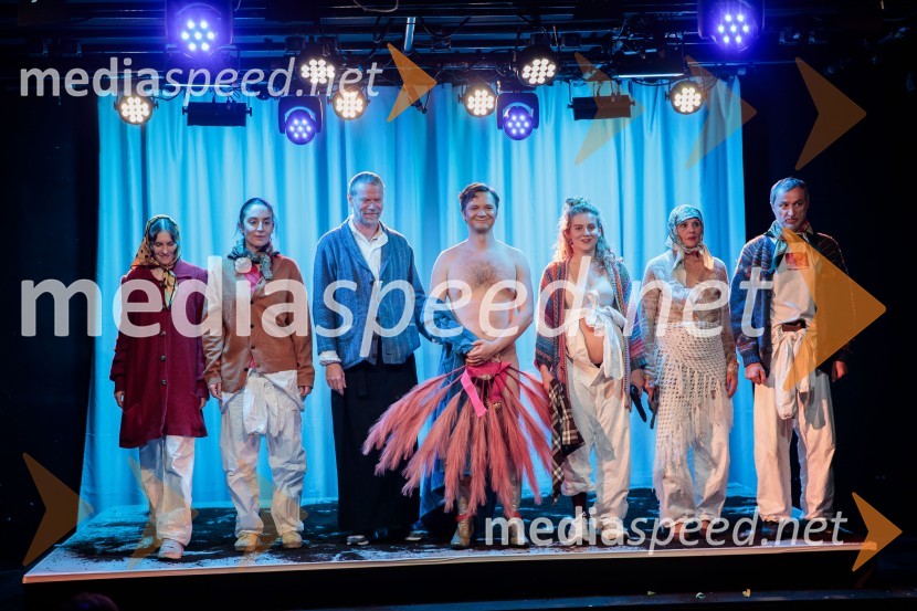  Anja Novak, igralka;  Daša Doberšek, igralka;  Matija  Vastl, igralec;  Stane Tomazin, igralec;  Suzana Krevh, igralka;  Draga Potočnjak, igralka in pisateljica;  Ivan Peternelj, igralecKje mi živimo, premiera avtorske predstave, SMG Ljubljana