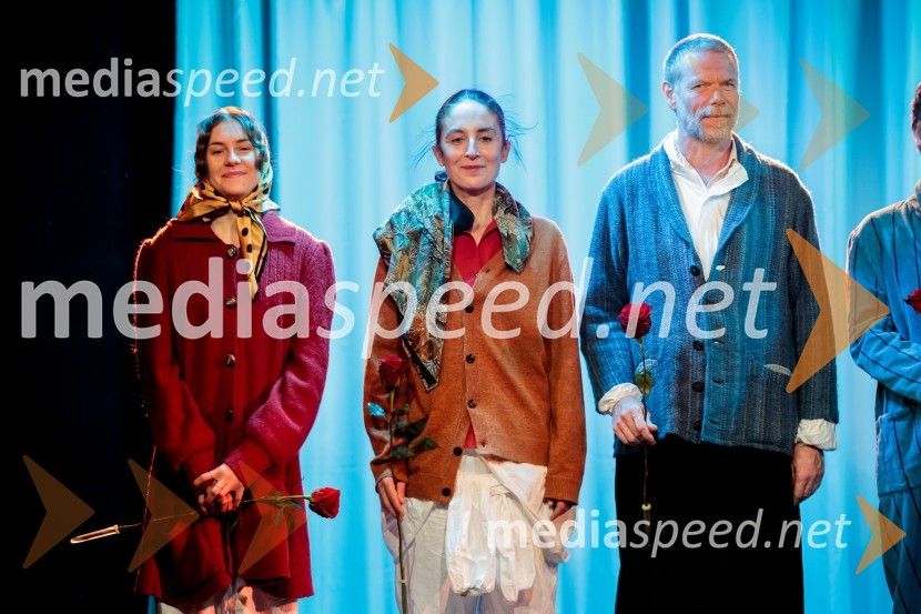  Anja Novak, igralka;  Daša Doberšek, igralka;  Matija  Vastl, igralecKje mi živimo, premiera avtorske predstave, SMG Ljubljana