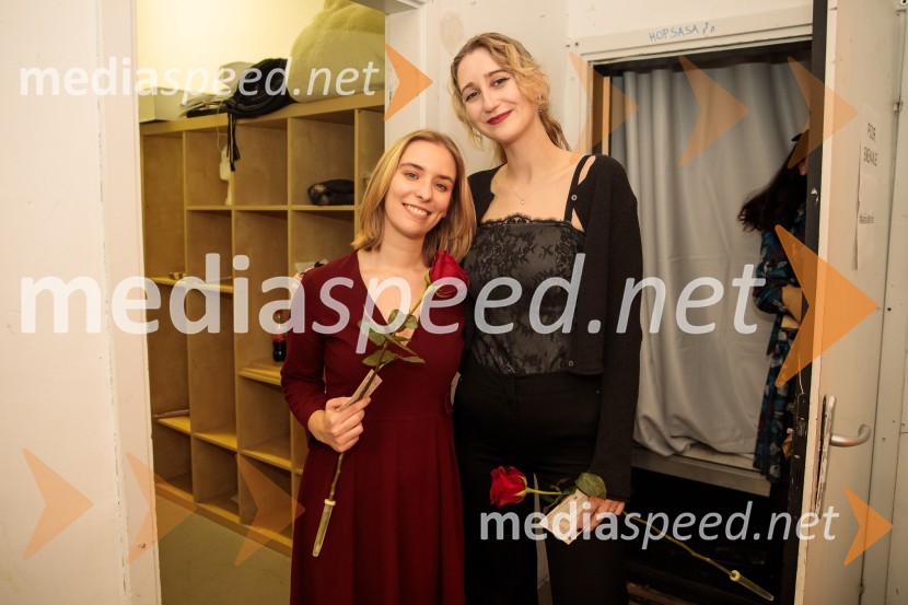  ... ;  Ela Božič, strokovna sodelavka za oblikovanje besedilaKje mi živimo, premiera avtorske predstave, SMG Ljubljana