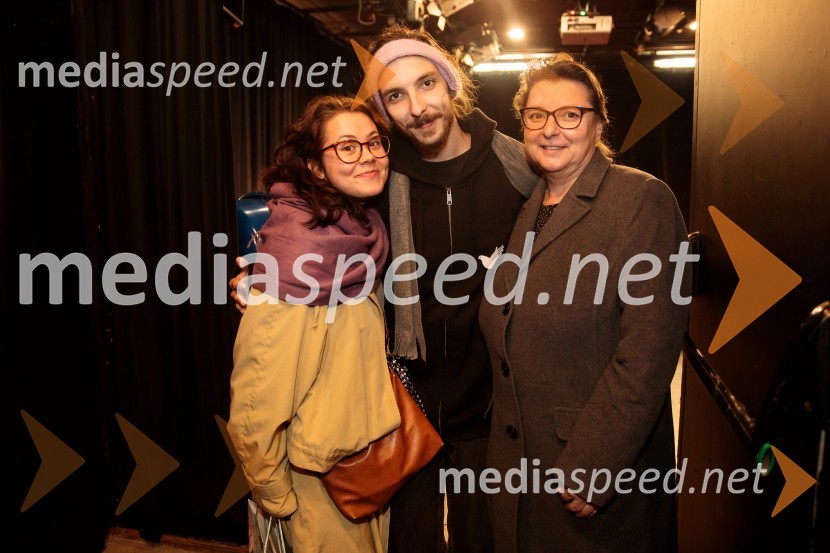  Živa Brglez;  Bor Ravbar, režiser;  ... Kje mi živimo, premiera avtorske predstave, SMG Ljubljana