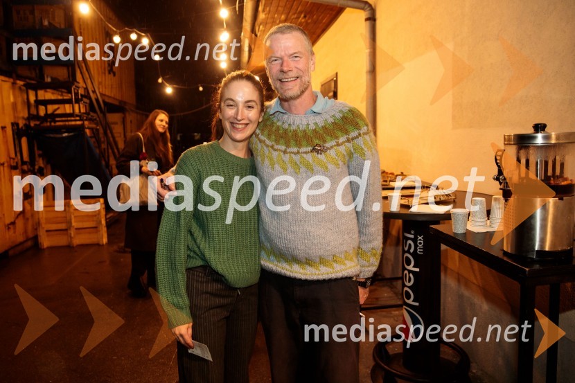  Daša Doberšek, igralka;  Matija  Vastl, igralecKje mi živimo, premiera avtorske predstave, SMG Ljubljana