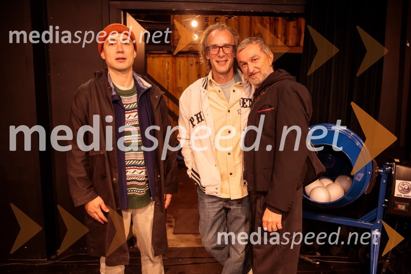  Dan Pikalo, scenograf;  ... ;  Ivan Peternelj, igralecKje mi živimo, premiera avtorske predstave, SMG Ljubljana