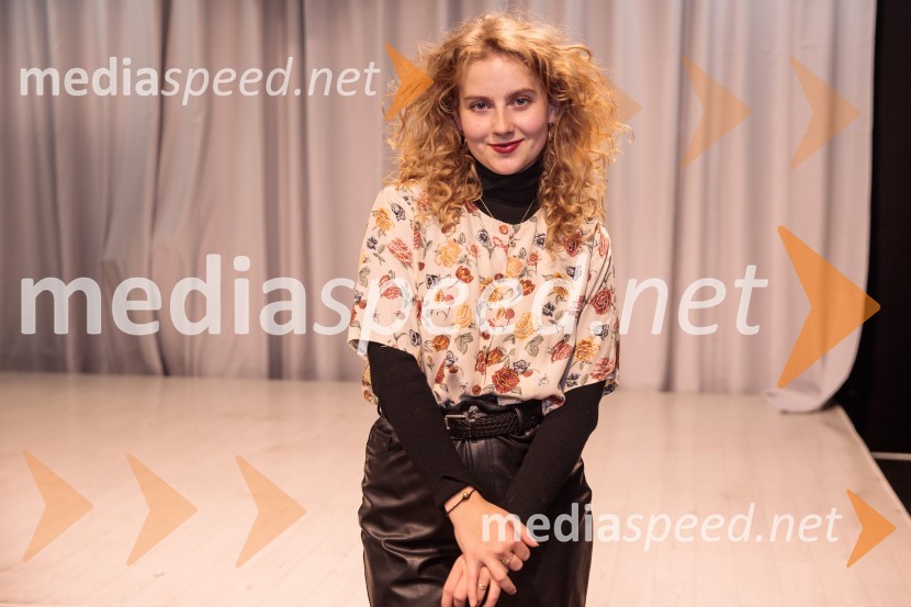  Suzana Krevh, igralkaKje mi živimo, premiera avtorske predstave, SMG Ljubljana