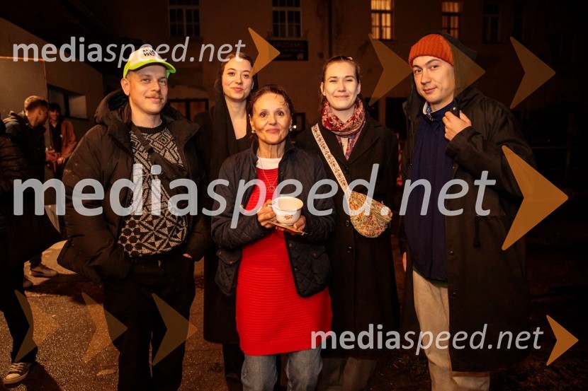  Jan Rozman, scenograf;  ... ;  Draga Potočnjak, igralka in pisateljica;  ... ;  Dan Pikalo, scenografKje mi živimo, premiera avtorske predstave, SMG Ljubljana