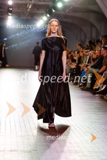  Pia Novak, manekenkaDevet modnih revij, ki so navdušile obiskovalce na prvem dnevu LJFW