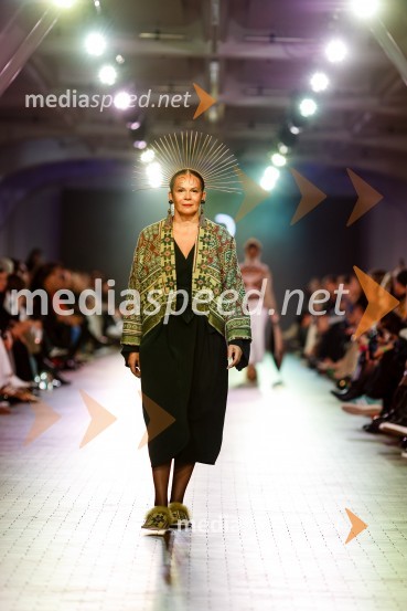  Pika  Zrim, urednica spletnega portala citylife.si in modna vplivnicaDevet modnih revij, ki so navdušile obiskovalce na prvem dnevu LJFW