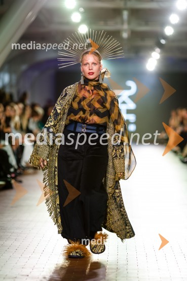  Manja Stević, voditeljica, Jutro na PlanetuDevet modnih revij, ki so navdušile obiskovalce na prvem dnevu LJFW