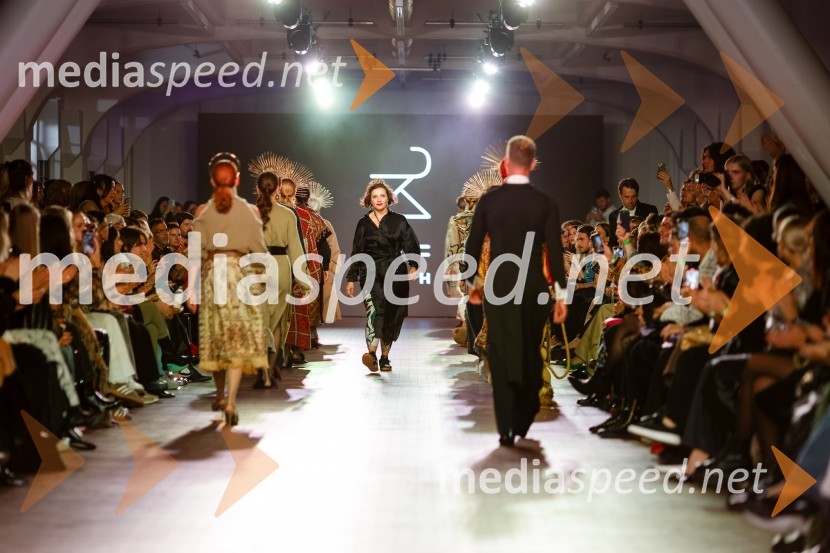  Julia Kaja Hrovat, modna oblikovalkaDevet modnih revij, ki so navdušile obiskovalce na prvem dnevu LJFW