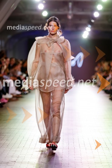  Blanka Kravos, modelDevet modnih revij, ki so navdušile obiskovalce na prvem dnevu LJFW