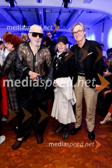  Milan Gačanovič - Gacho, modni oblikovalec in art direktor;  ... ;  ... Devet modnih revij, ki so navdušile obiskovalce na prvem dnevu LJFW