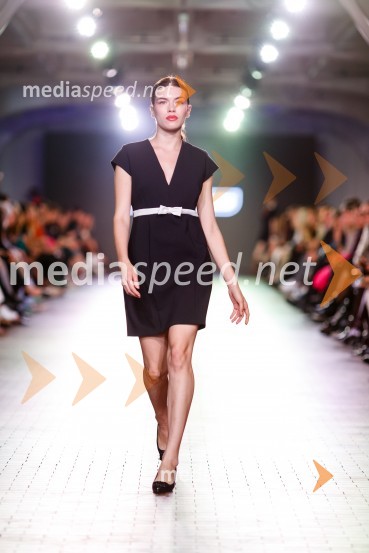  Karo Drake, manekenkaDevet modnih revij, ki so navdušile obiskovalce na prvem dnevu LJFW