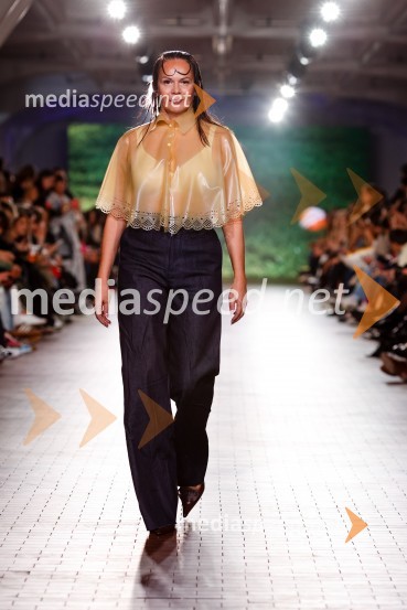  Pika  Zrim, urednica spletnega portala citylife.si in modna vplivnicaDevet modnih revij, ki so navdušile obiskovalce na prvem dnevu LJFW